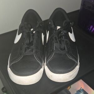 Nike Black and White Women's Sneakers